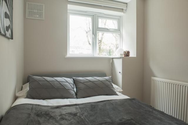 Finchley Contemporary 2 Bed Apartment + Parking هيندون المظهر الخارجي الصورة